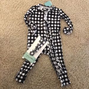 NWT Gigi & Max ruffle set.  18mo